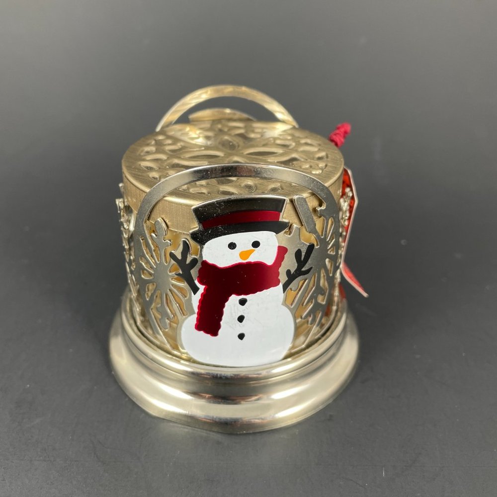 NWT Bath & Body Works "Snow Day" Votive Candle in Gold Tone Metal Sleeve Holder